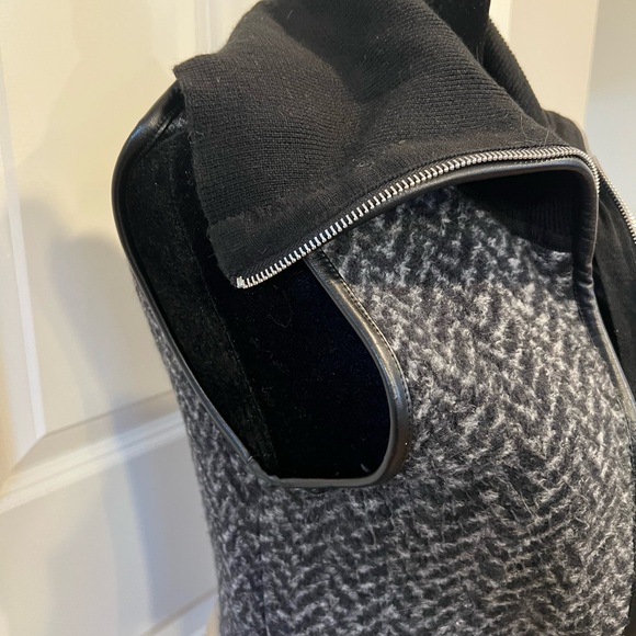 White House Black Market Black/Gray Herringbone Faux Fur/Leather Trim Vest-Small - Picture 4 of 9